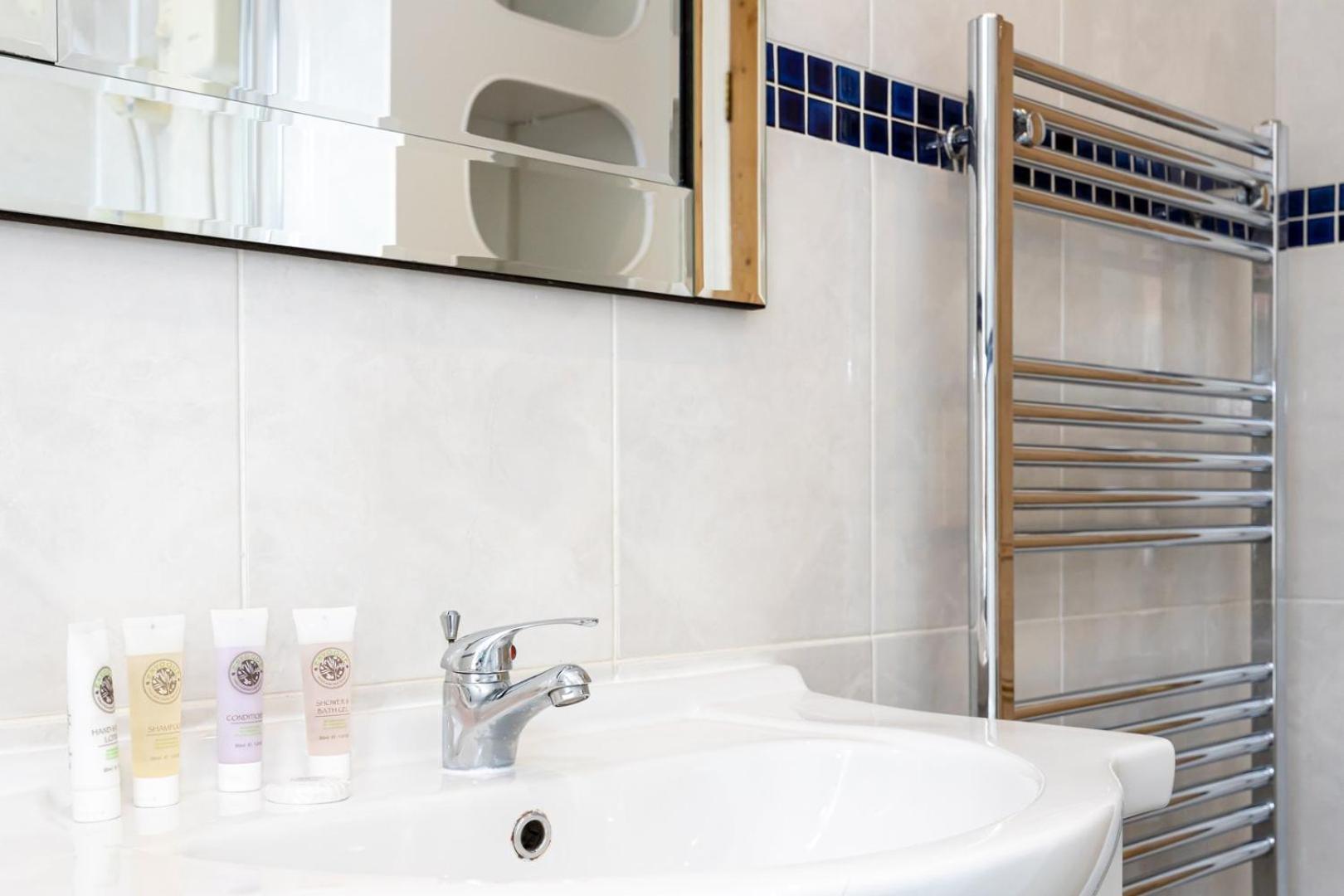 Guestready - Enchanting Life In Gorse Hill Manchester Eksteriør bilde