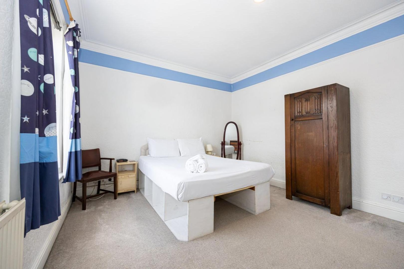 Guestready - Enchanting Life In Gorse Hill Manchester Eksteriør bilde