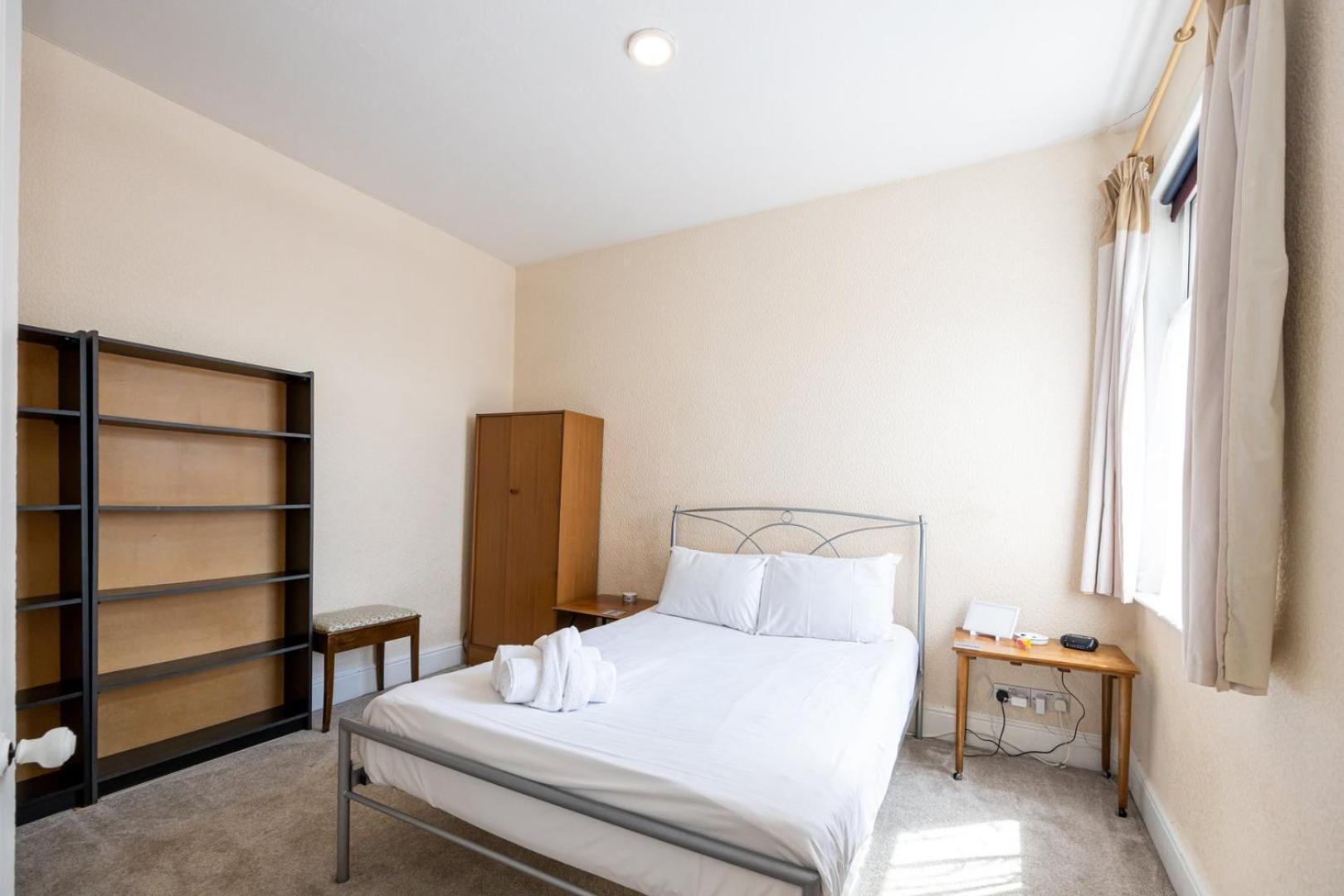 Guestready - Enchanting Life In Gorse Hill Manchester Eksteriør bilde