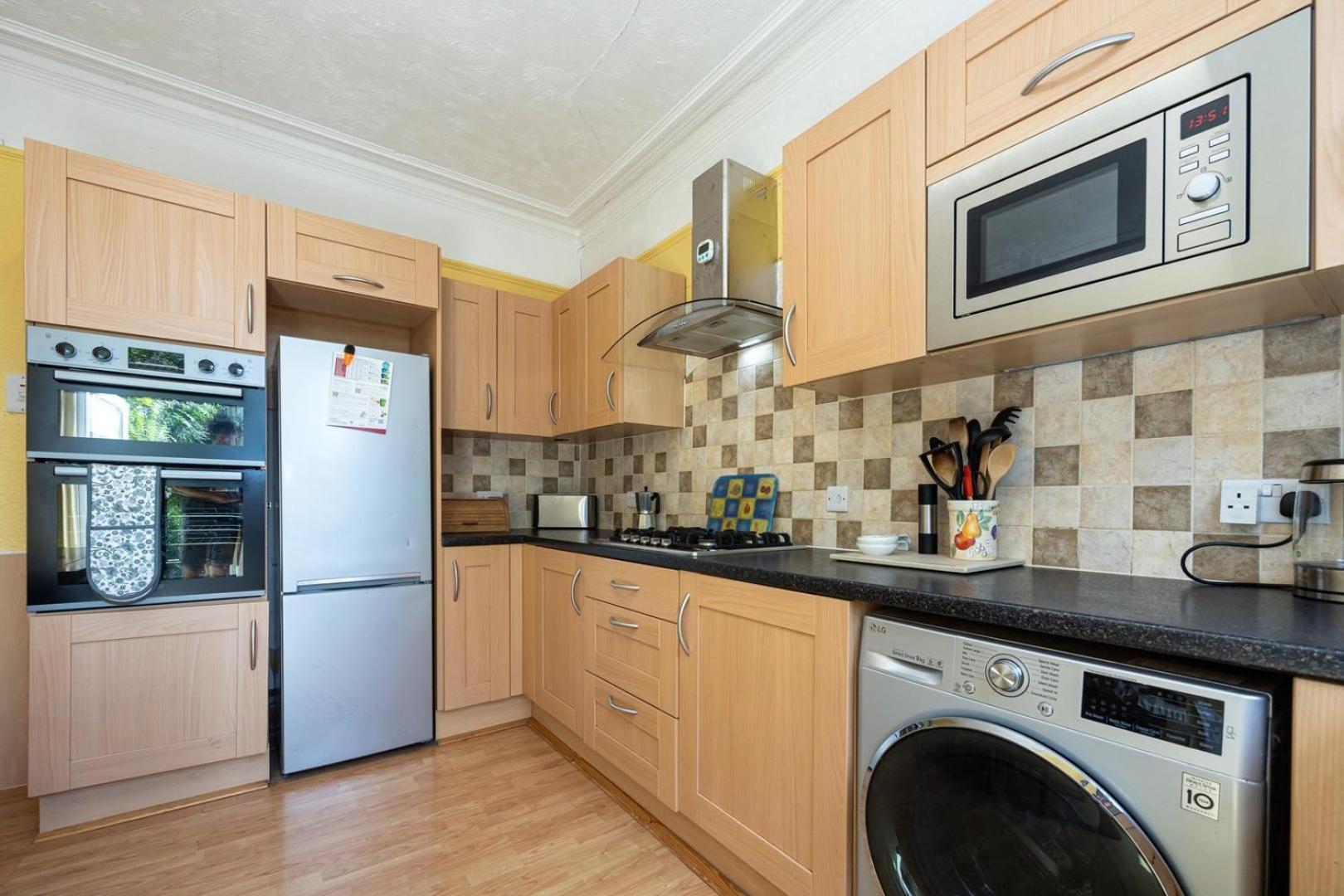 Guestready - Enchanting Life In Gorse Hill Manchester Eksteriør bilde
