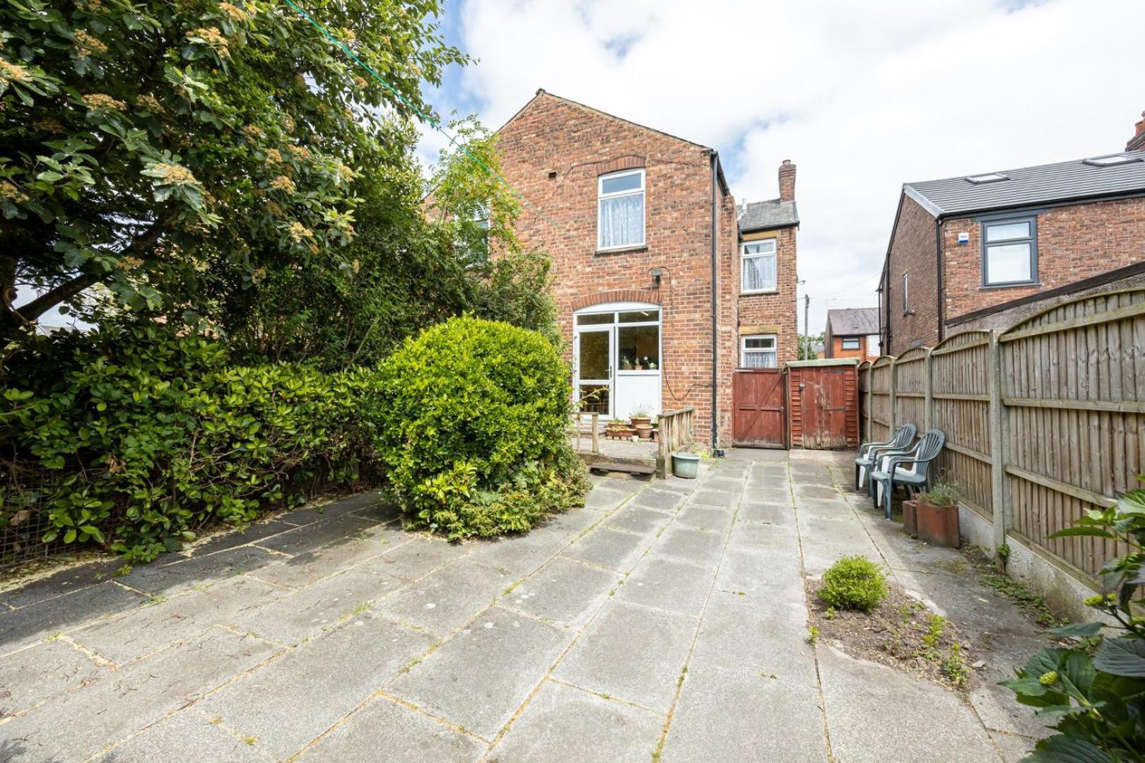 Guestready - Enchanting Life In Gorse Hill Manchester Eksteriør bilde